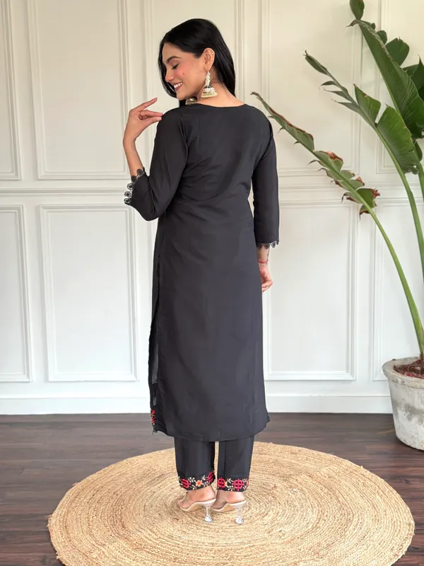Black_Chanderi_Viscose_Embroidered_A-Line_Kurta_With_Dupatta_And_Pant_Set_For_Women
