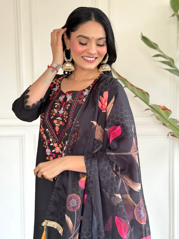 Black_Chanderi_Viscose_Embroidered_A-Line_Kurta_With_Dupatta_And_Pant_Set_For_Women