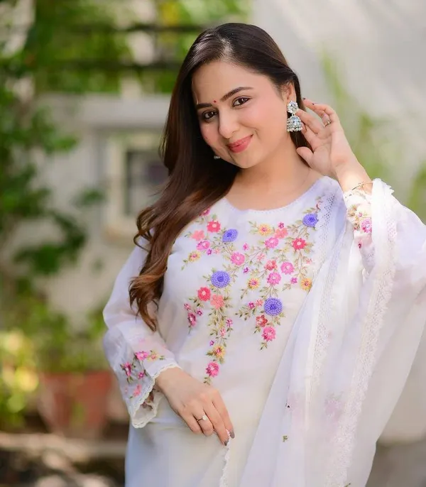 White_Georgette_Embroidered_A-Line_Kurta_With_Dupatta_And_Pant_Set_For_Women
