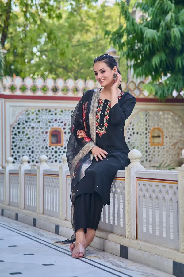 Black_Chanderi_Women_Embroidery_Straight_Kurta_Set_For_Women
