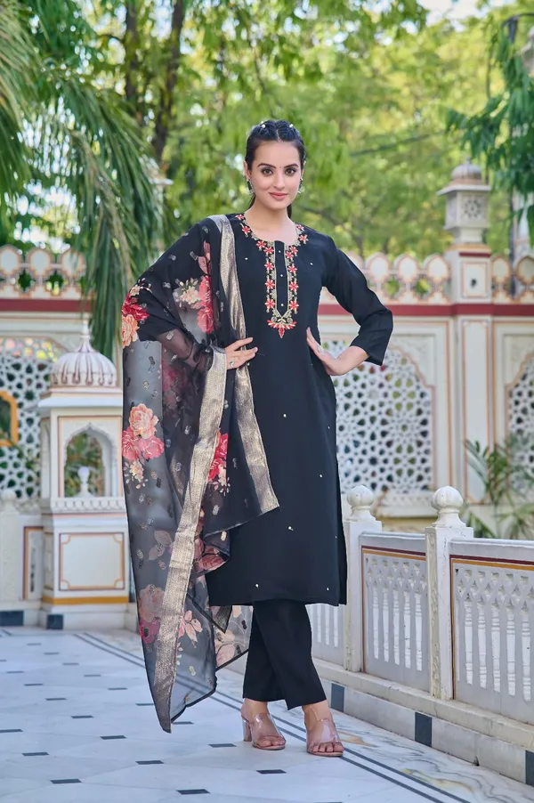 Black_Chanderi_Women_Embroidery_Straight_Kurta_Set_For_Women