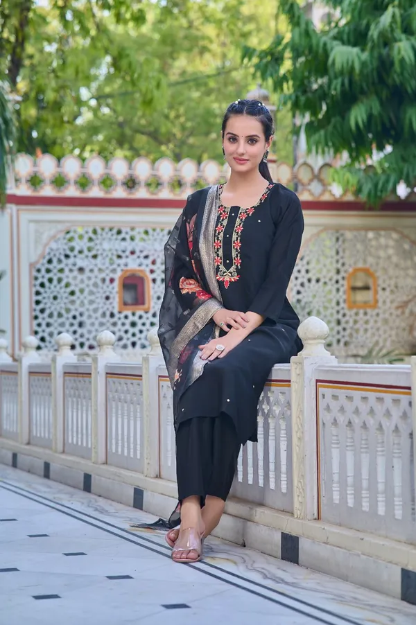 Black_Chanderi_Women_Embroidery_Straight_Kurta_Set_For_Women