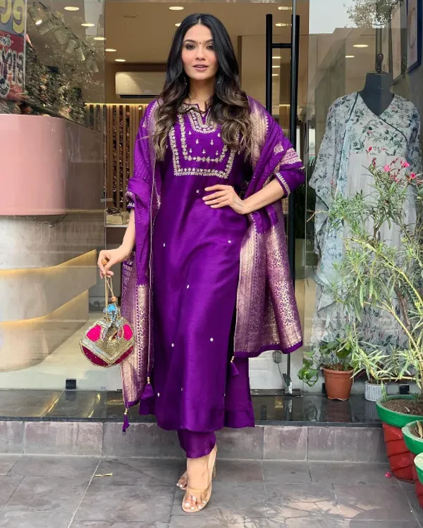 Purple_Pure_Viscose_Jacquard_Kurta_With_Pant_And_Heavy_Dupatta_For_Women