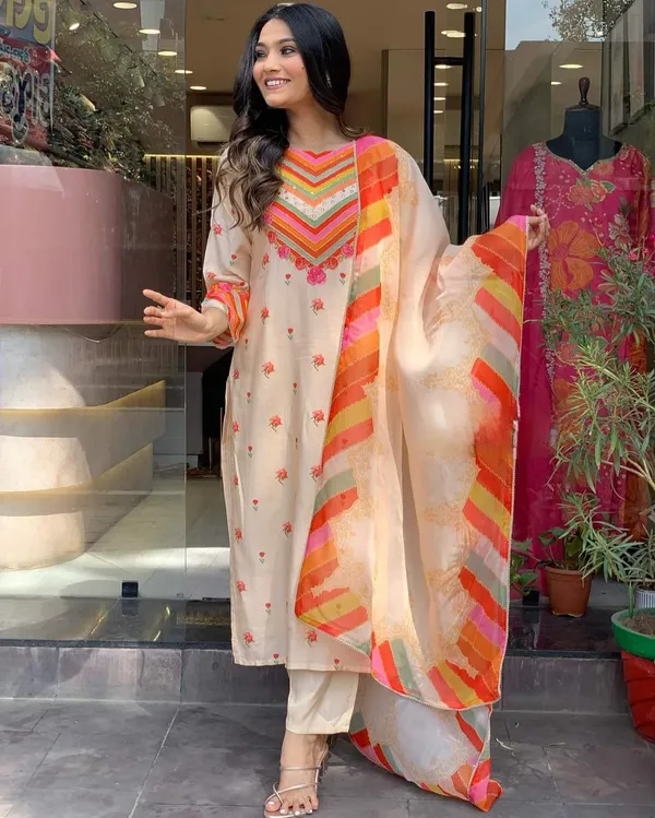 Orange_Printed_Straight_Kurta_Suit_Set_For_Women