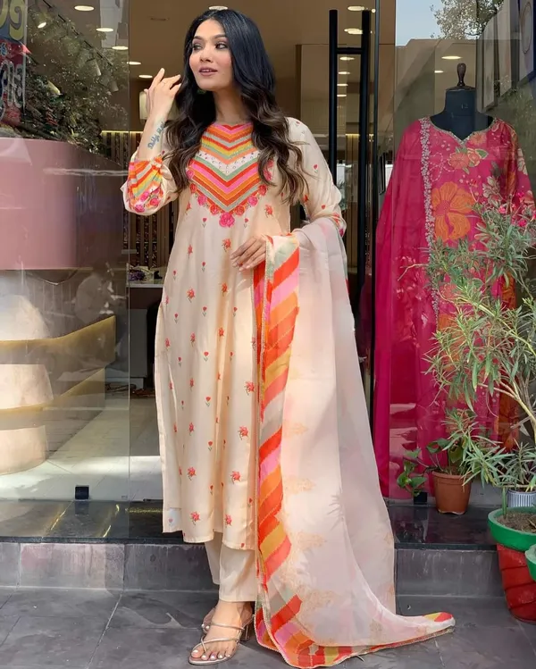 Orange_Printed_Straight_Kurta_Suit_Set_For_Women
