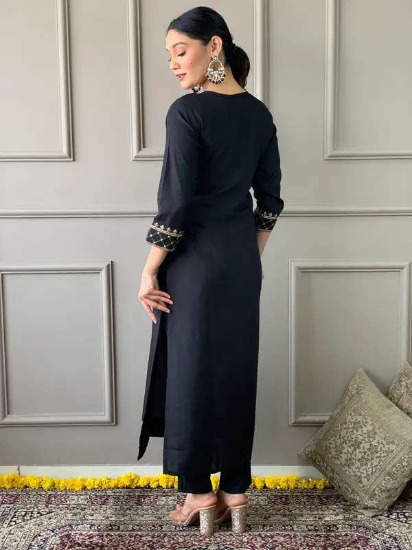Black_Chanderi_Viscose_Embroidered_A-Line_Kurta_With_Dupatta_And_Pant_Set_For_Women