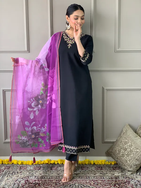 Black_Chanderi_Viscose_Embroidered_A-Line_Kurta_With_Dupatta_And_Pant_Set_For_Women