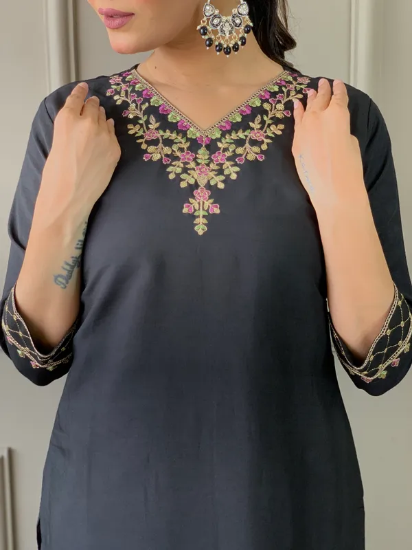 Black_Chanderi_Viscose_Embroidered_A-Line_Kurta_With_Dupatta_And_Pant_Set_For_Women