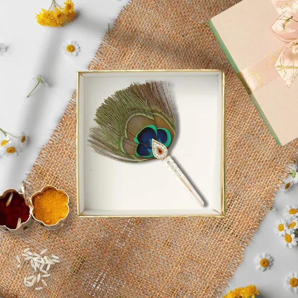 Silver_Beautiful_Mor_Pankh_Feather_For_Applying_Tilak_On_Forhead
