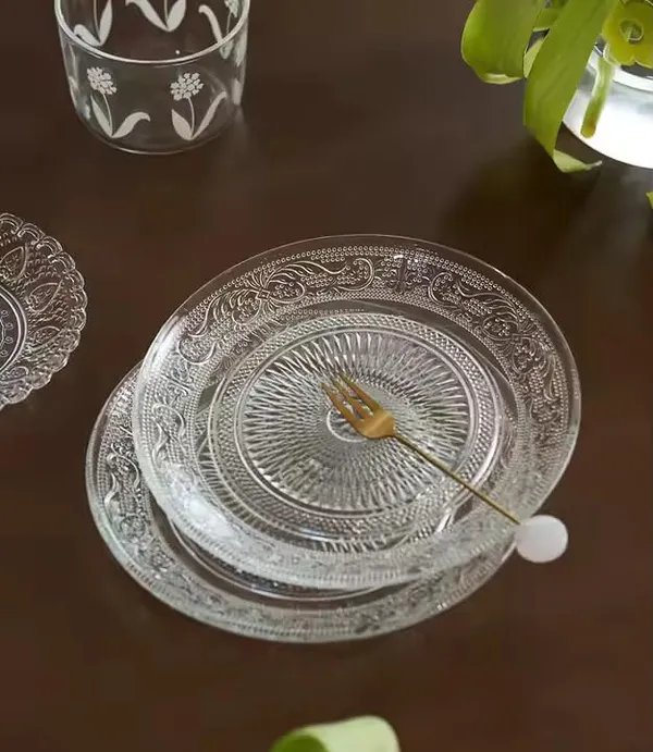 Premium_Glass_Serving_Plate_With_Elegant_Embossed_Design_Perfect_For_Dining,_Parties_And_Decorative_Display