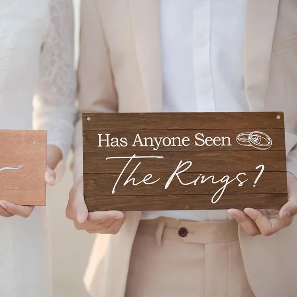 Brown_Ring_Bearer_Sign,Ring_Sign,Ring_Bearer_Wedding_Has_Anyone_Seen_The_Rings_Plaque_Sign_Wall_Hanging,Rustic_Wedding_Decor,Here_Comes_The_Bride_Sign_|_For_Wedding_12_X_6_Inches