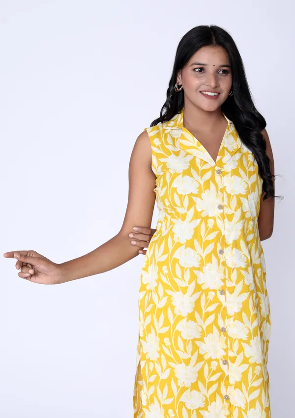Yellow_Sleeveless_Cotton_Regular_Fit_Solid_Kurti_And_Pant_For_Women