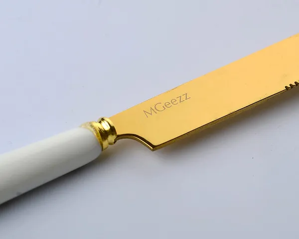 Set_Of_12_Abstract_White_Stainless_Steel_Golden_Big_Knife