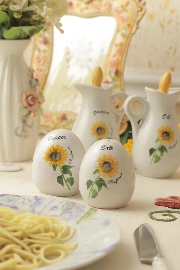 Yellow_oil_and_vinegar_dispenser_with_shakers_duo