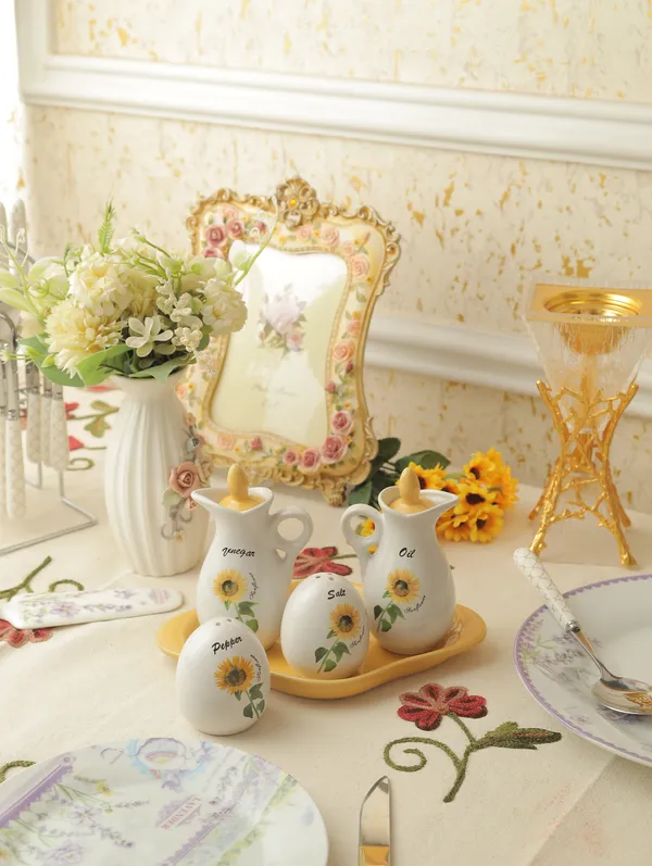 Yellow_oil_and_vinegar_dispenser_with_shakers_duo