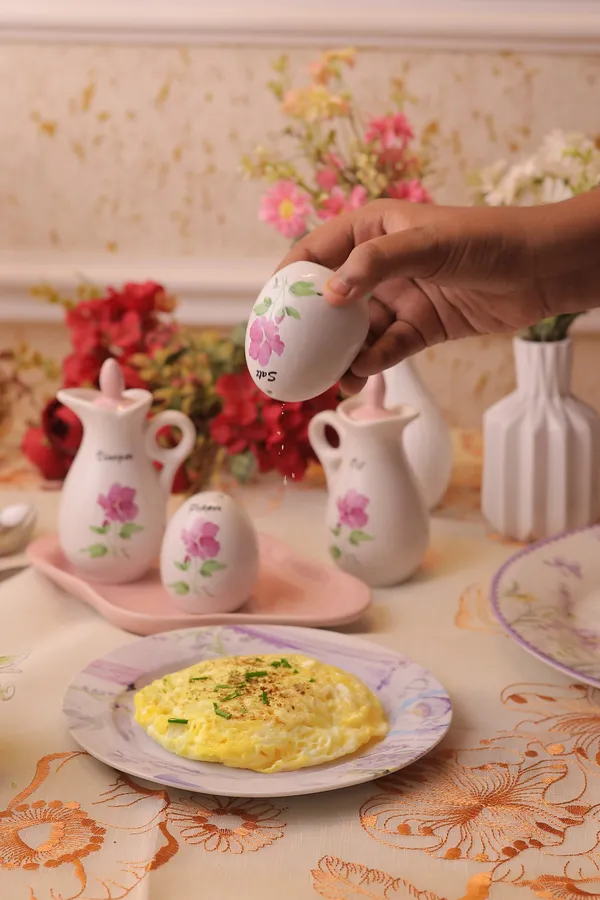 Pink_Oil_and_Vinegar_Dispenser_with_Shakers_Duo