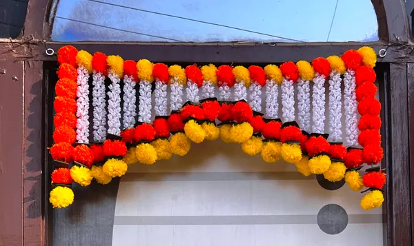 Yellow_&_Mango_Decorative_Artificial_Marigold_Bandanwar
