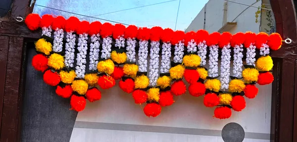 Yellow_&_Mango_Decorative_Artificial_Marigold_Bandanwar
