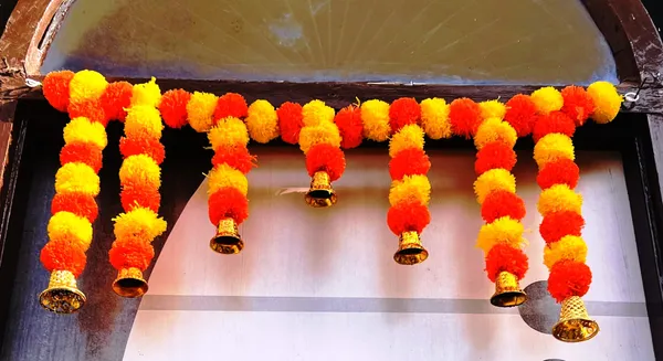 Yellow_&_Mango_Decorative_Artificial_Marigold_Bandanwar