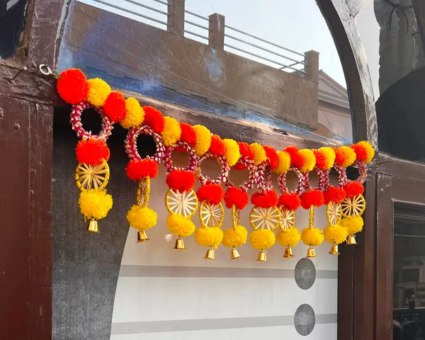 Yellow_&_Mango_Decorative_Artificial_Marigold_Bandanwar