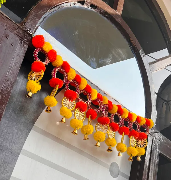Yellow_&_Mango_Decorative_Artificial_Marigold_Bandanwar