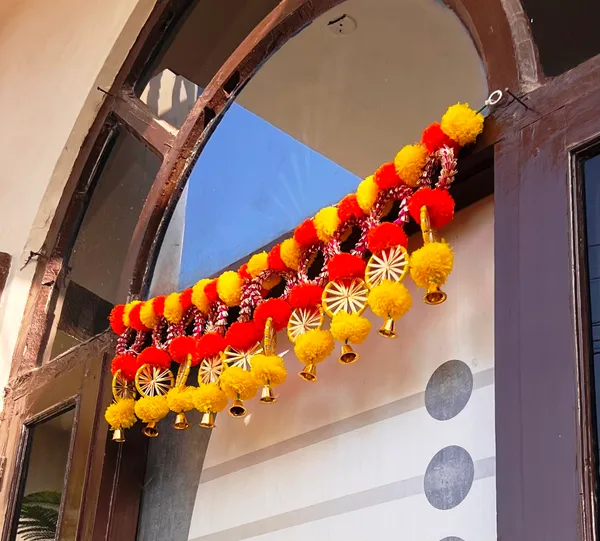Yellow_&_Mango_Decorative_Artificial_Marigold_Bandanwar