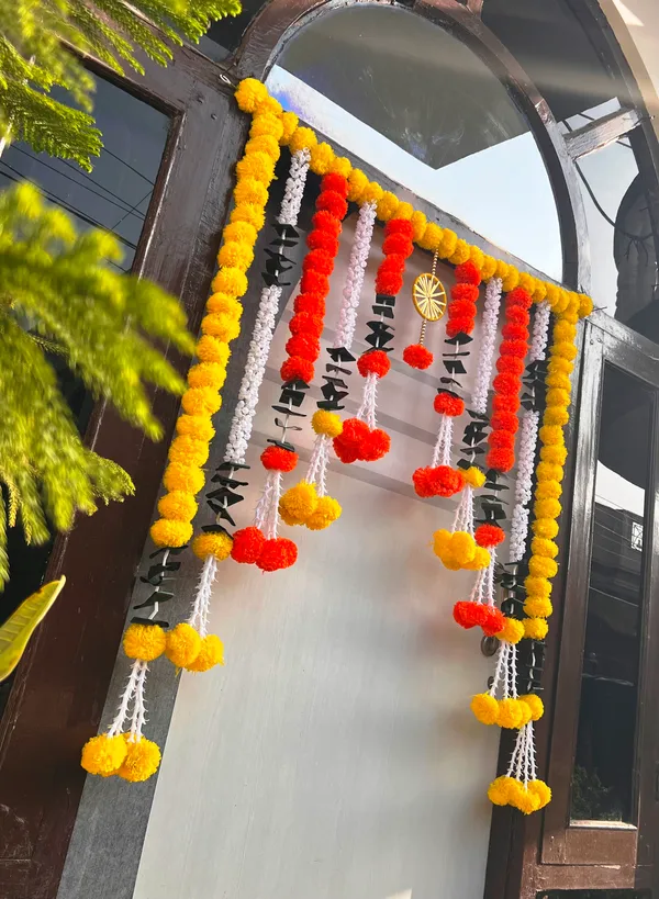 Yellow_&_Mango_Decorative_Artificial_Marigold_Bandanwar