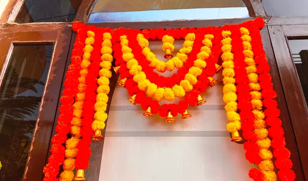 Yellow_&_Mango_Decorative_Artificial_Marigold_Bandanwar