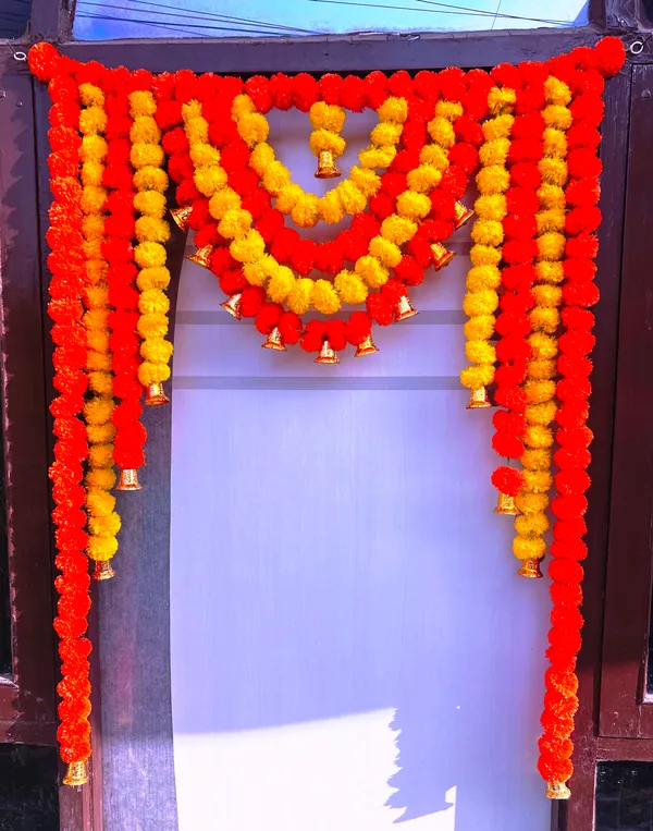 Yellow_&_Mango_Decorative_Artificial_Marigold_Bandanwar