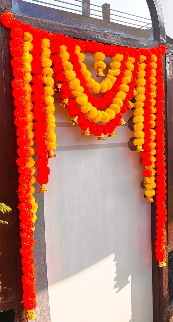 Yellow_&_Mango_Decorative_Artificial_Marigold_Bandanwar
