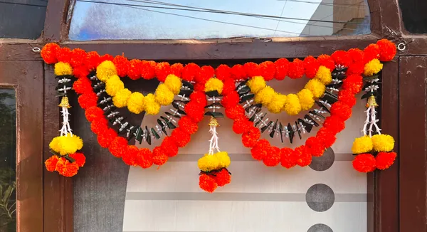 Yellow_&_Mango_Decorative_Artificial_Marigold_Bandanwar