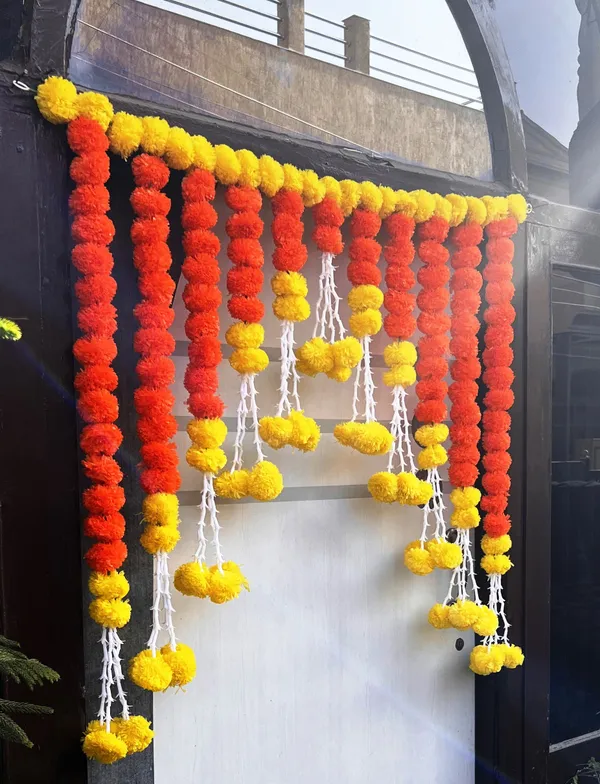 Yellow_&_Mango_Decorative_Artificial_Marigold_Bandanwar