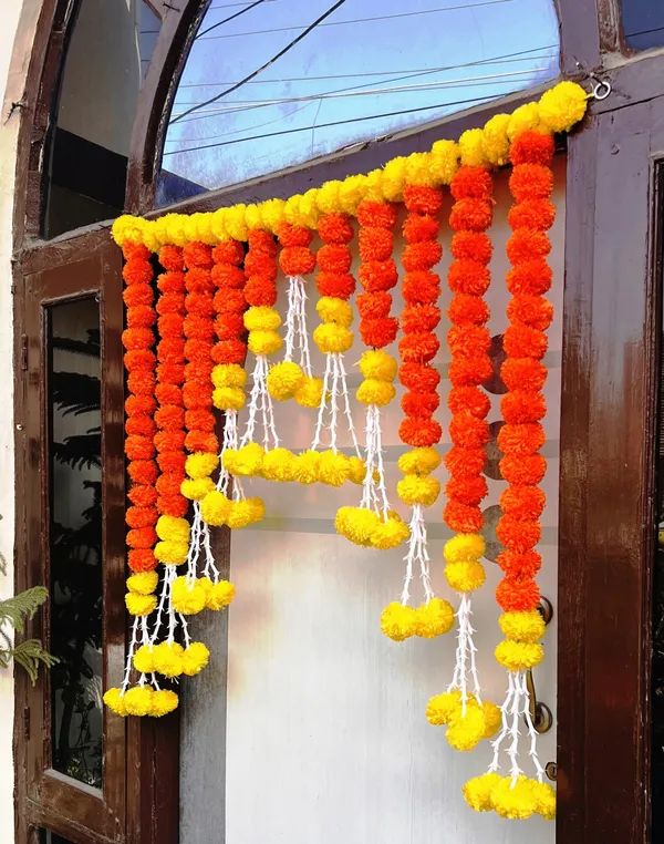 Yellow_&_Mango_Decorative_Artificial_Marigold_Bandanwar