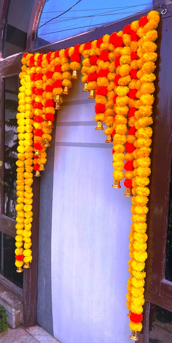 Yellow_&_Mango_Decorative_Artificial_Marigold_Bandanwar
