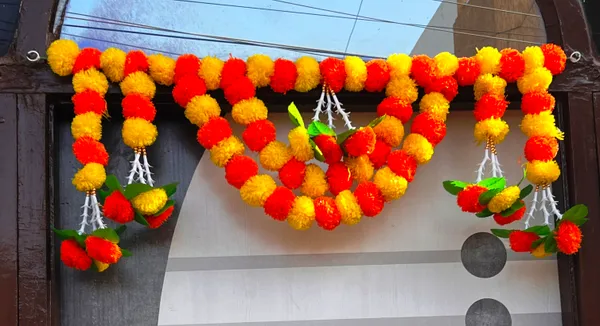 Yellow_&_Mango_Decorative_Artificial_Marigold_Bandanwar