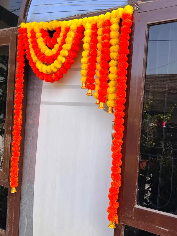 Yellow_&_Mango_Decorative_Artificial_Marigold_Bandanwar