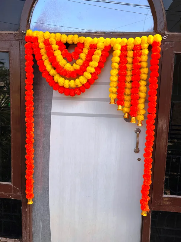 Yellow_&_Mango_Decorative_Artificial_Marigold_Bandanwar