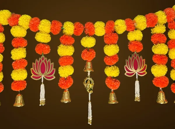 Orange_&_Yellow_Decorative_Handcrafted_Bandanwar