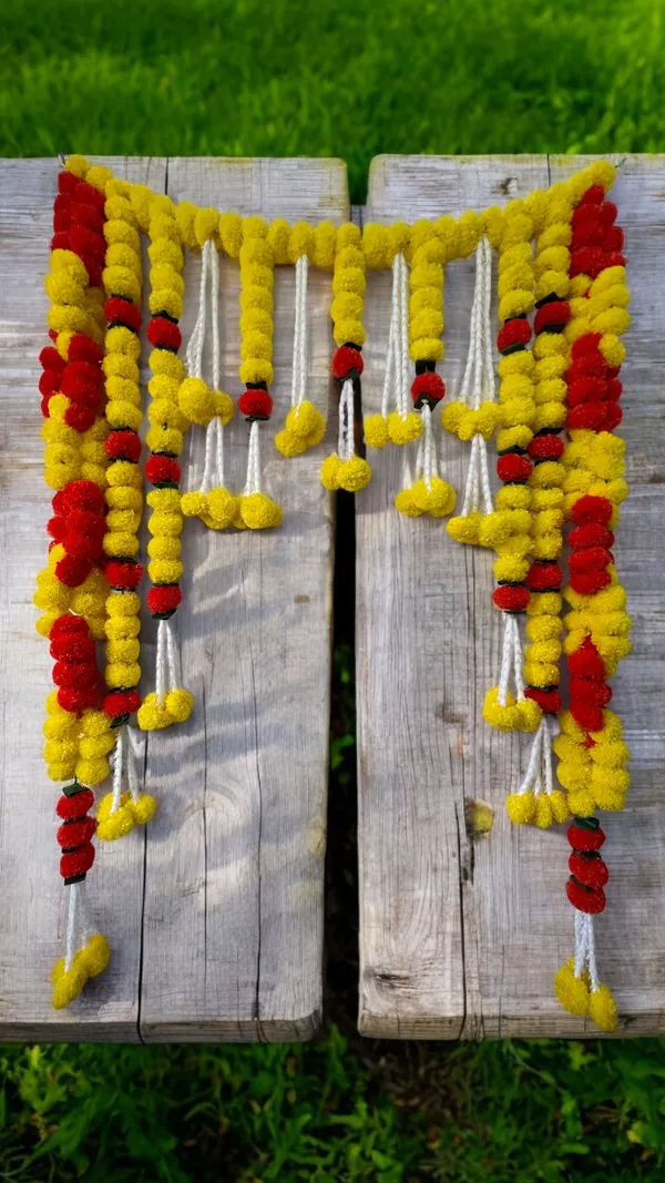 Yellow_&_Red_Decorative_Handcrafted_Bandanwar