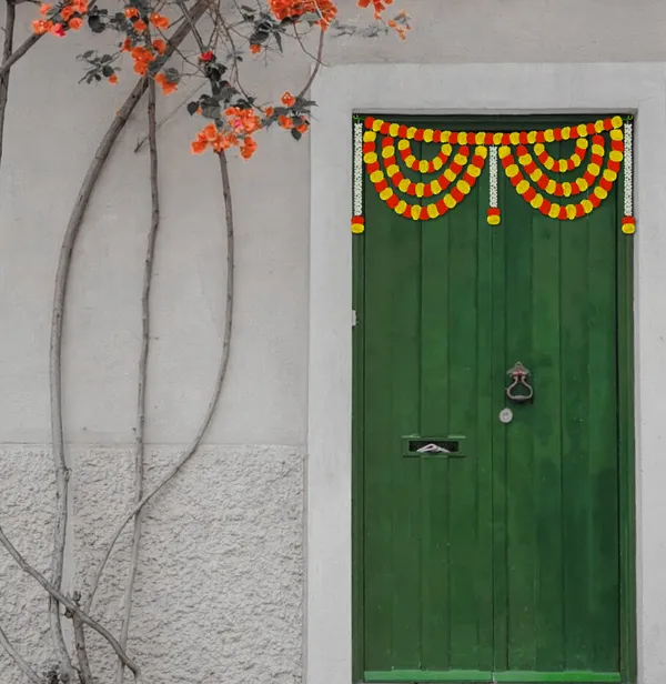 Yellow_&_Red_Decorative_Handcrafted_Bandanwar
