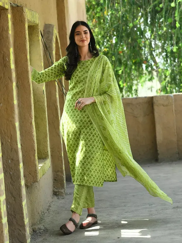 Light_Green_Cotton_Blend_Printed_Kurta_Palazzo_Set_For_Women