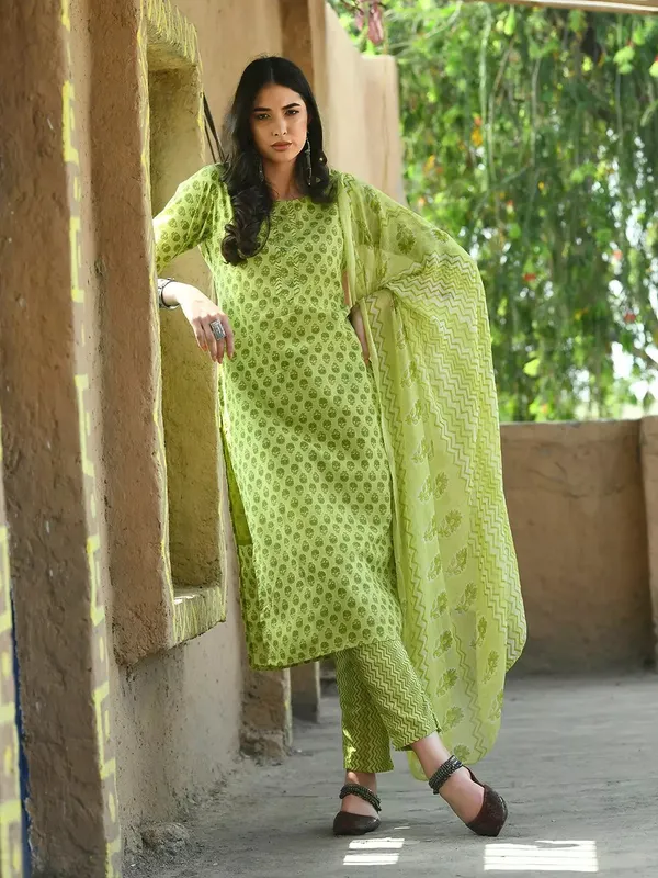 Light_Green_Cotton_Blend_Printed_Kurta_Palazzo_Set_For_Women