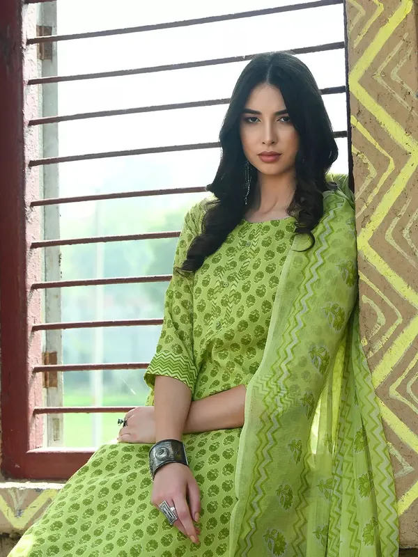 Light_Green_Cotton_Blend_Printed_Kurta_Palazzo_Set_For_Women
