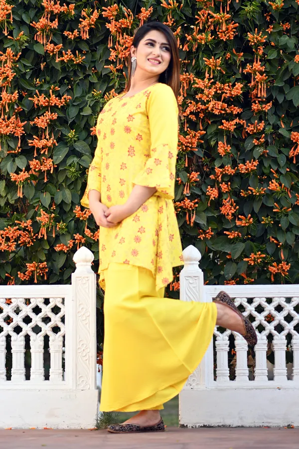 Yellow_Viscose_Rayon_Floral_Print_Kurti_Sharara_Set_For_Women