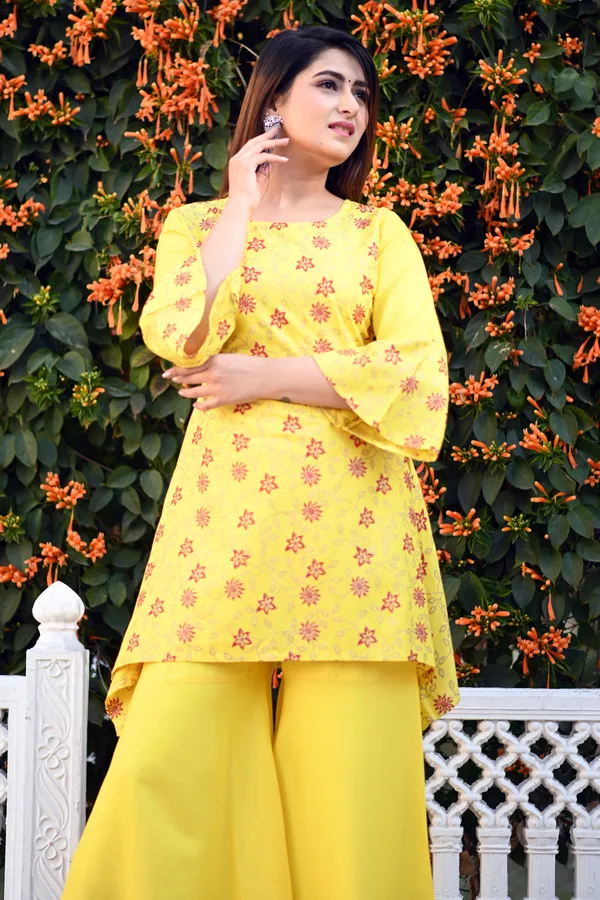 Yellow_Viscose_Rayon_Floral_Print_Kurti_Sharara_Set_For_Women