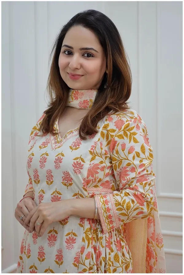 White_Cotton_Blend_Printed_Kurta_Salwar_Set_For_Women