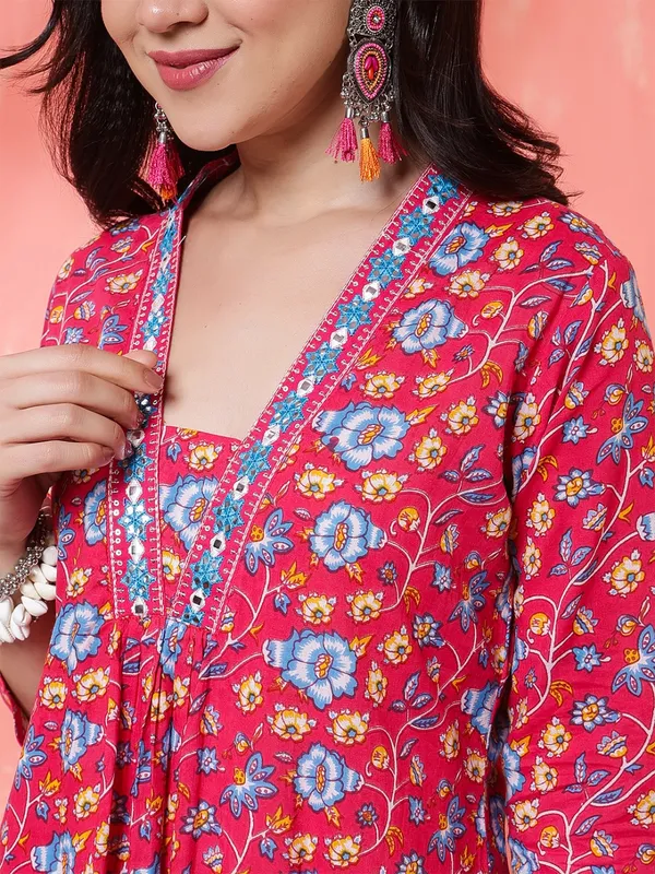 Pink_Embrodary_Cottaon_Kurta_Palazzo_With_Duptta_sets