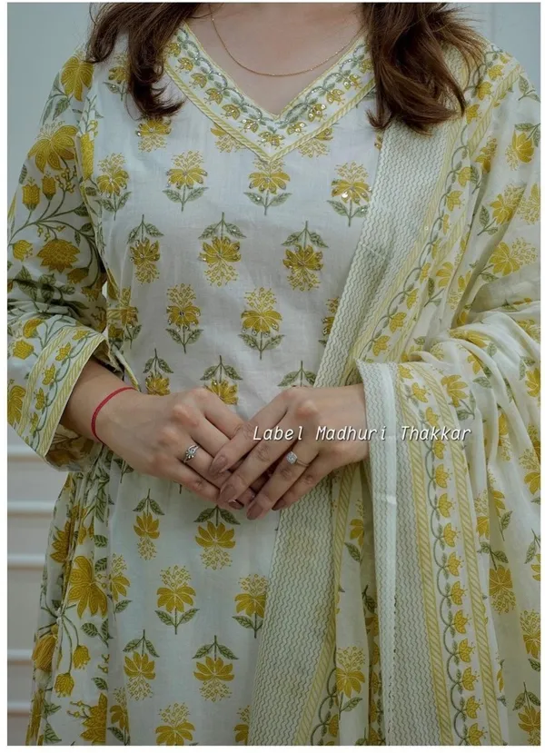 White_Cotton_Blend_Printed_Kurta_Salwar_Set_For_Women