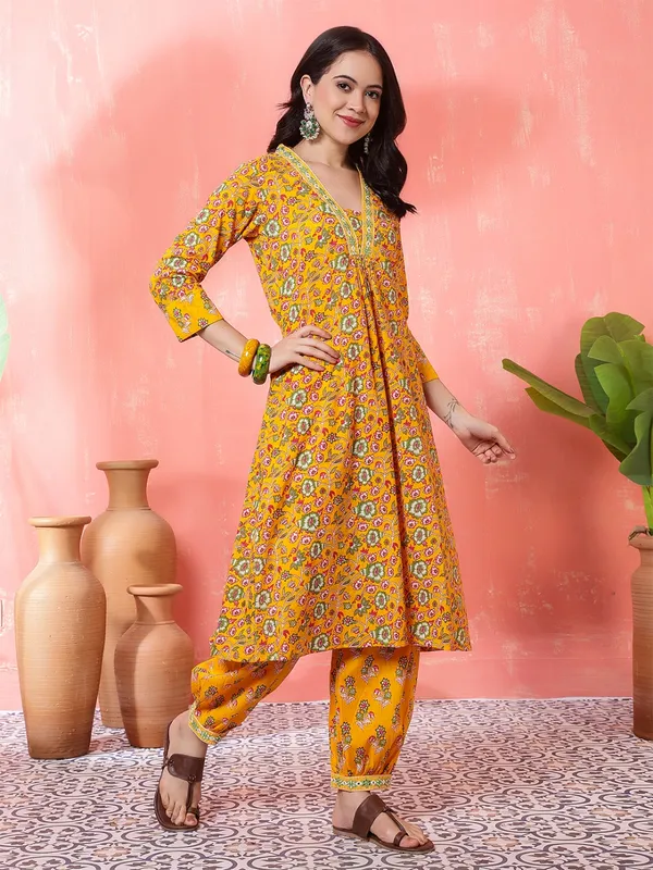 Yellow_Embrodary_Kurta_Plazzo_With_Dupatta_sets