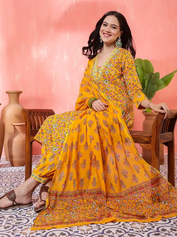Yellow_Embrodary_Kurta_Plazzo_With_Dupatta_sets